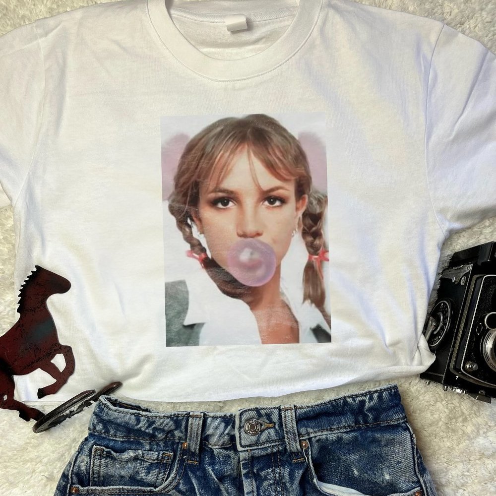 BRITNEY SPEARS BUBBLE GUM HIT ME BABY ONE MORE TIME CROP TOP T SHIRT UNISEX